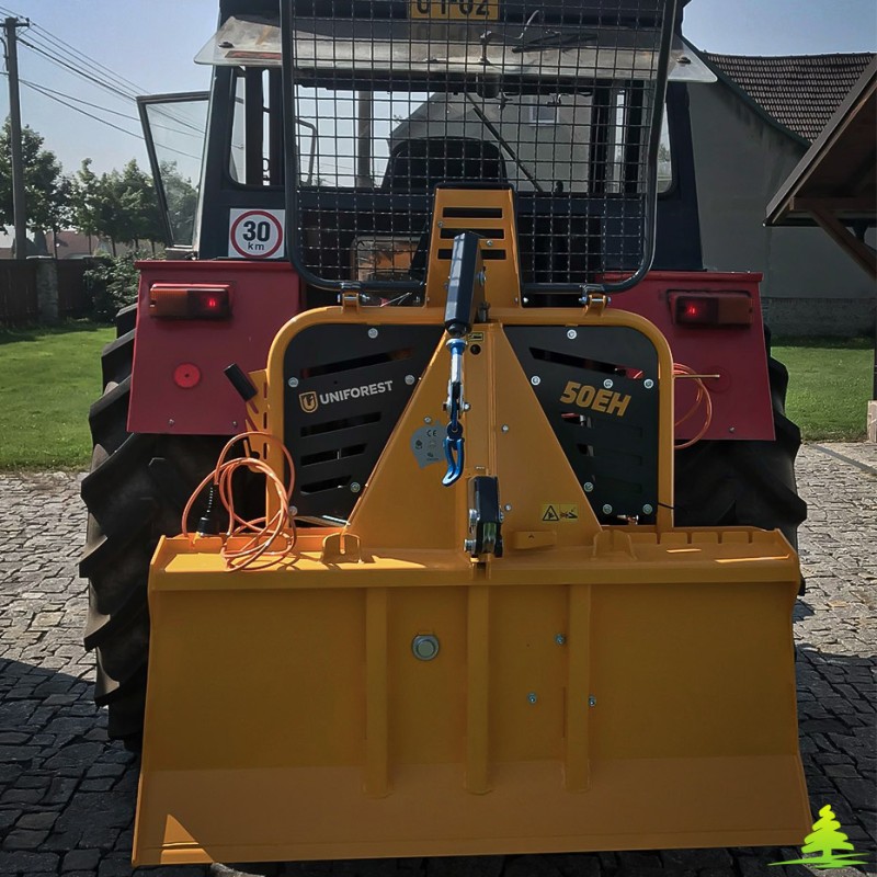 Treuil forestier Uniforest pour tracteur avec radiocommande