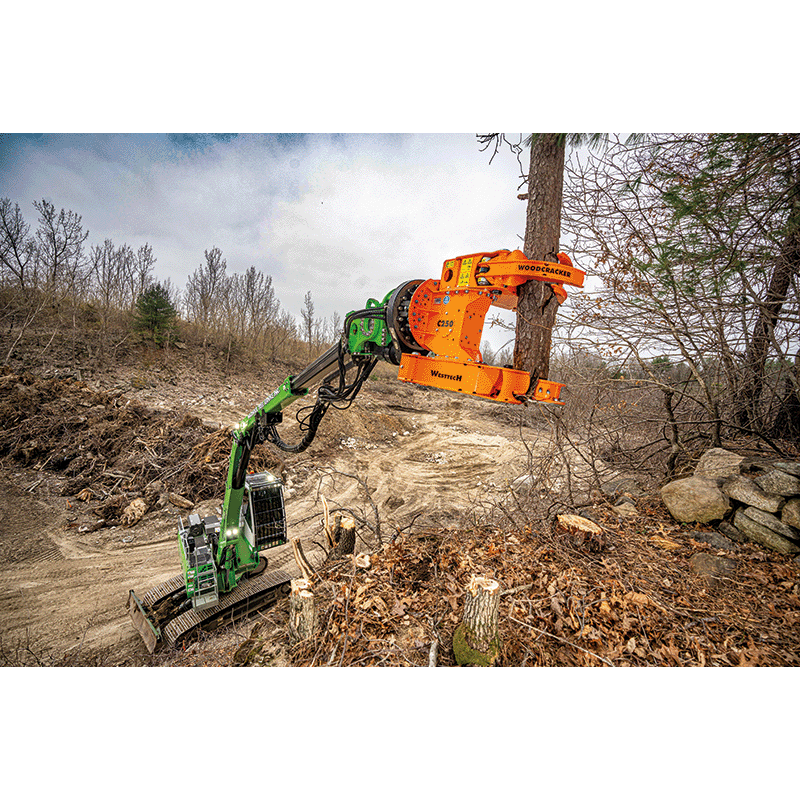 WESTTECH Woodcracker C 250 sur porteur en application forestière. Configuration constructeur illustrée.