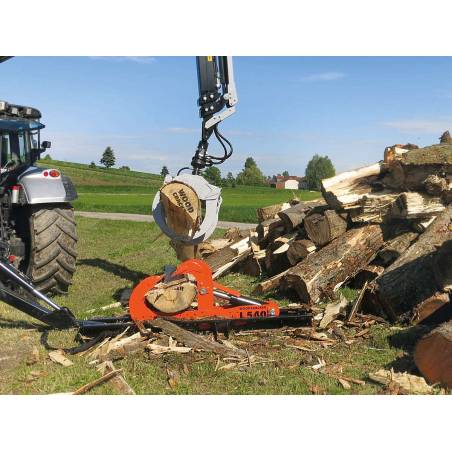 Woodcracker L 540 en version semi-stationnaire avec béquille, alimenté par une grue