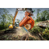 WESTTECH Woodcracker CS610 compact sur pelle : démontage et manutention des tronçons. Photo constructeur.