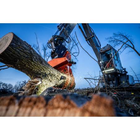 WESTTECH Woodcracker CS800 dualGrip en chantier de démontage. Photo constructeur.
