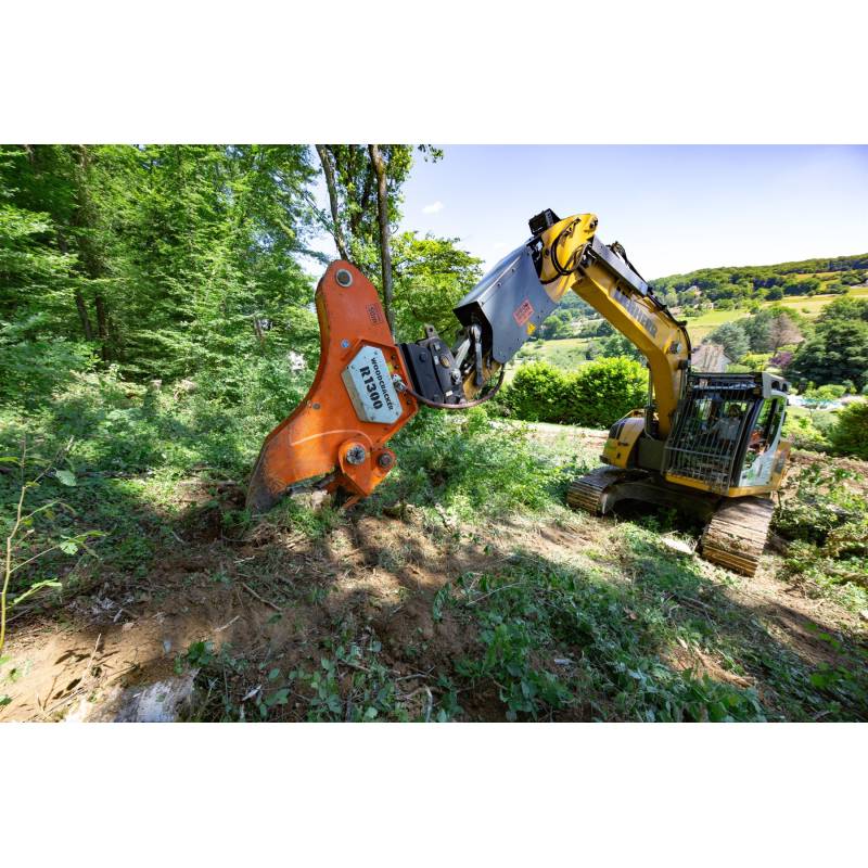 Woodcracker R 1300 en préparation des souches — photo constructeur WESTTECH.