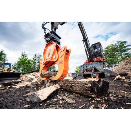 Woodcracker W 1350 en pré-fente de gros bois — photo constructeur WESTTECH.