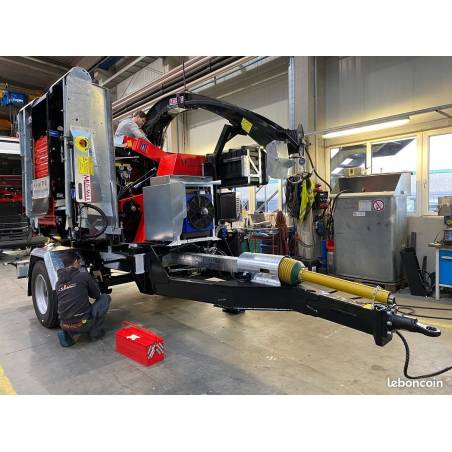 MUSMAX WT7 à un essieu sans grue - vue avant et transmission par prise de force.